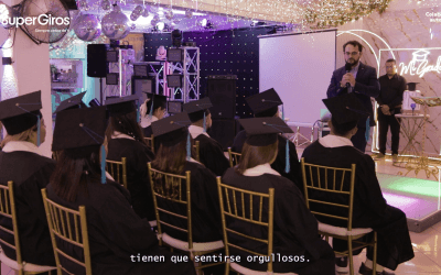 11 colaboradores de SuperGiros culminan sus estudios en Administración de Empresas