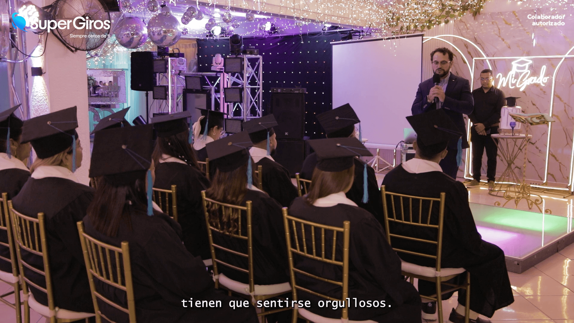 SuperGiros celebra la graduación de 11 colaboradores que culminaron sus estudios en Administración de Empresas y fortalecen su crecimiento profesional. SuperGiros celebra la graduación de 11 colaboradores que culminaron sus estudios en Administración de Empresas y fortalecen su crecimiento profesional.